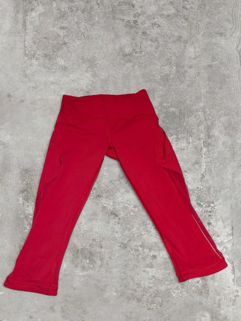 lululemon athletica Red Women’s Cropped Performance Leggings Size 4